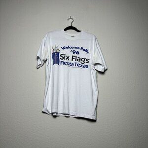 VTG Six Flags Looney Toons 1996 Fiesta Texas Graphic T Shirt Men XL Bugs Bunny